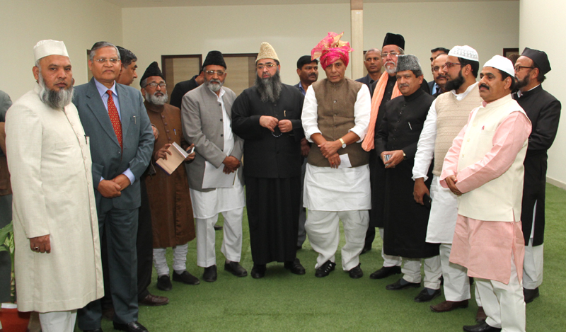 rajnathmeetsmuslimclericstotackleis